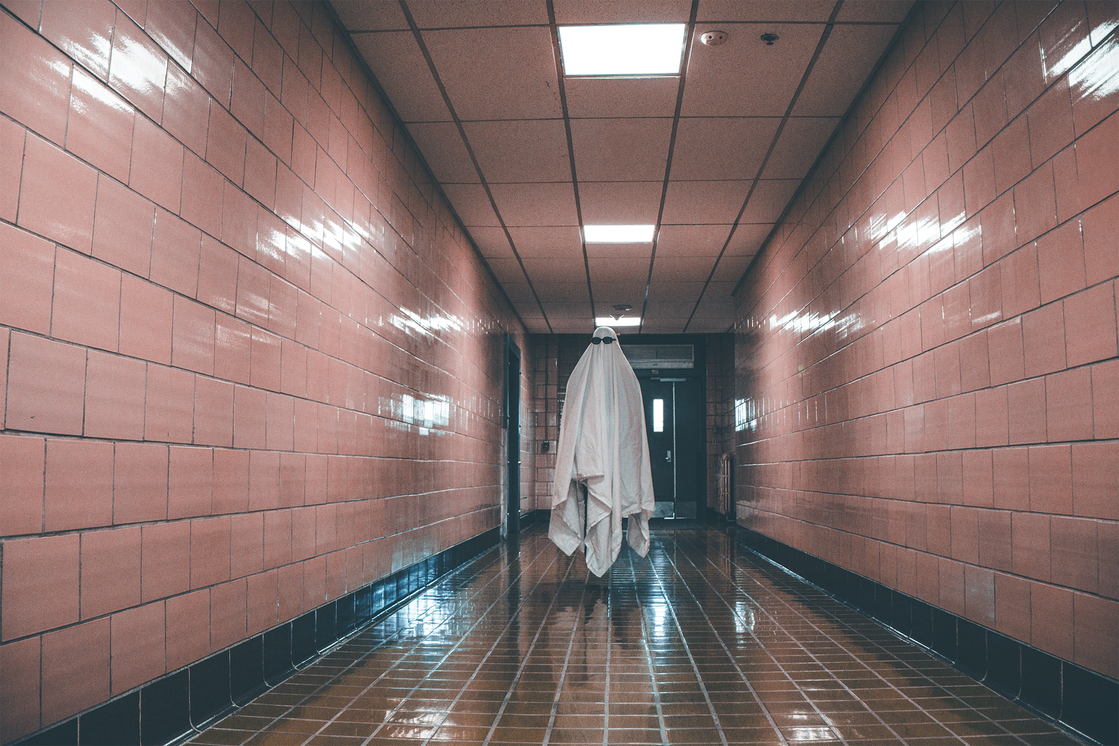 2025-10_Fitz Ghost Story Hallway-1