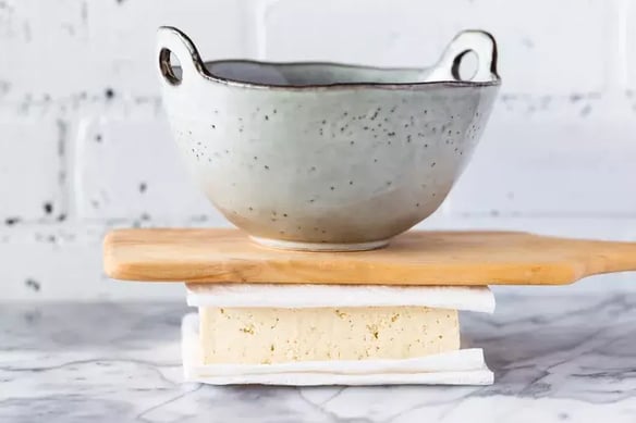 crispy-fried-tofu-recipe-3378141-Step_1-5ba278eec9e77c0057a5972b