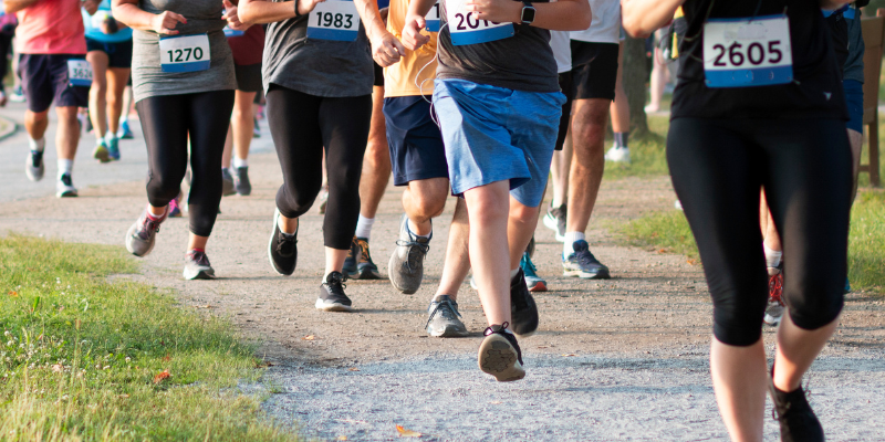 people running in  race