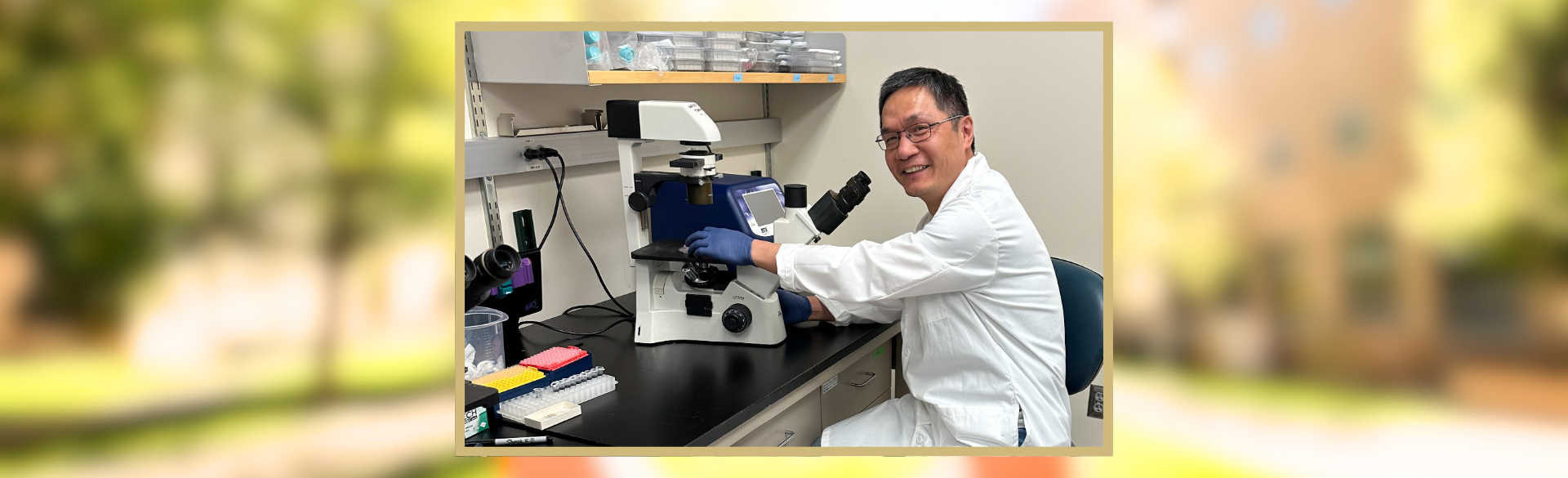 Yuwen Zhu in the lab | University of Colorado Cancer Center